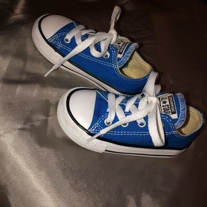 Like new toddler size 6 blue converse shoes